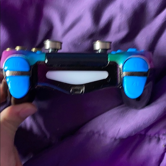 Custom Rainbow PS4 Controller - Picture 3 of 6